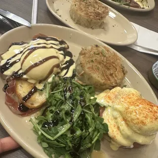 Smashed Avocado Benny*