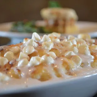 a bowl of macaroni and cheese