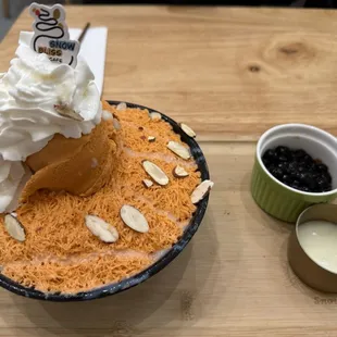 Thai tea bingsu
