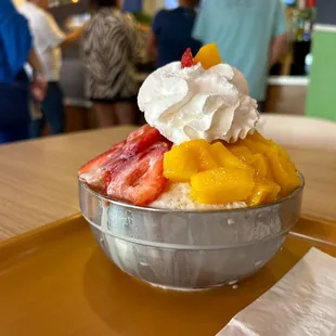 strawberry mango bingsu