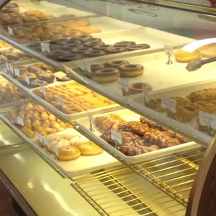 This photo was taken at 1:55 PM on a Saturday and they close at 2:00 PM.