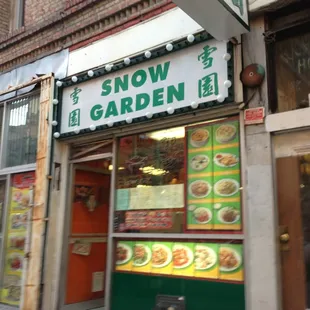 outside, ramen and noodles