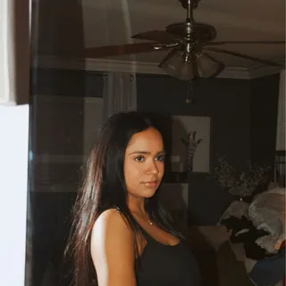 Isabelle F.