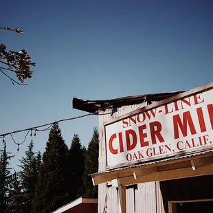 a sign for a cider mill