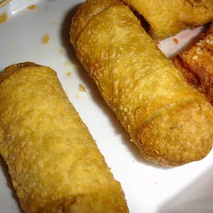 Pupu Tray: Egg Rolls. © 2006 @FOODEMIC.