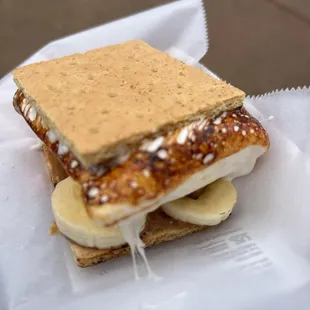a banana and peanut butter sandwich