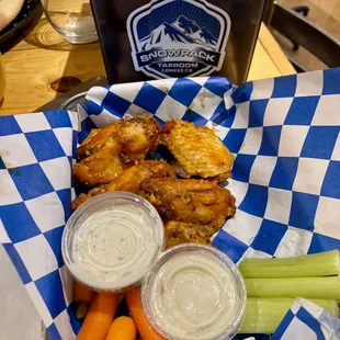 Six naked buffalo wings (ranch/blue cheese extra)
