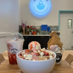 Strawberry Latte, Strawberry Cheesecake Bingsu   IG: @teawithjxsmine