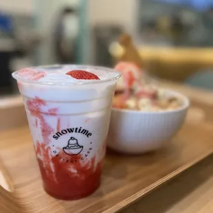 Strawberry Latte  IG: @teawithjxsmine