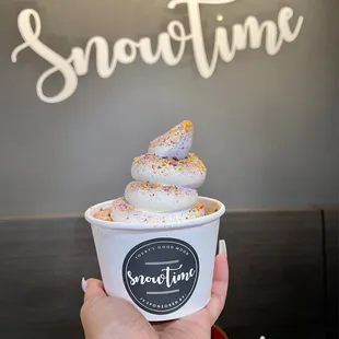 Taro vanilla swirl w/ taro dust and fruity pebble dust