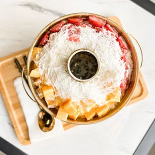 Mango and Strawberry Bingsu