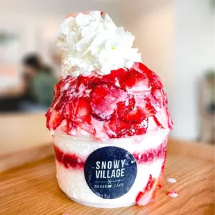 Strawberry bingsoo - single