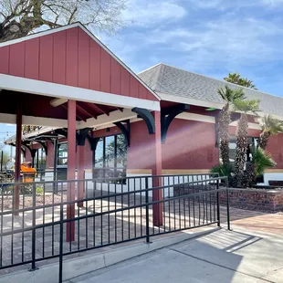 Entrance on the side.