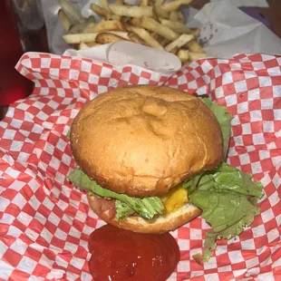 Snuffy's Cheeseburger (grilled onions)