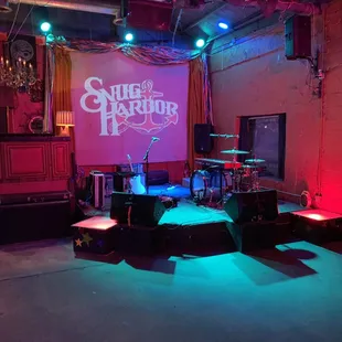 Great local hangout for live music