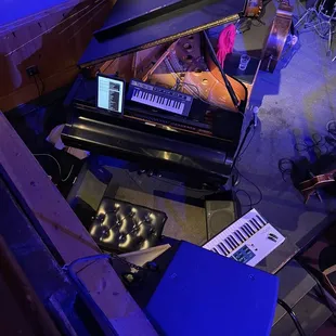 a grand piano in a studio