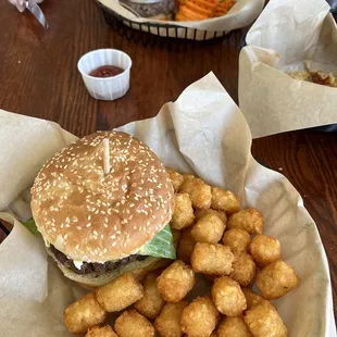 Cheese burger with tots