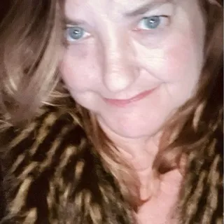 DaLynne H.