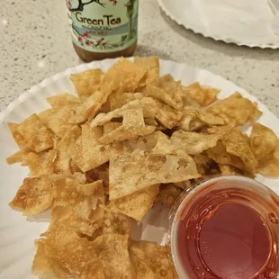 Crispy wonton strips &amp; Arizone tea