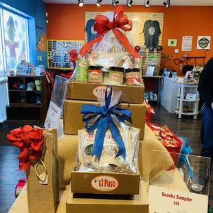 Tasty and yummy holiday gift sets galore :D !