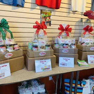 Beautiful holiday gift sets at the "So El Paso" store :D !