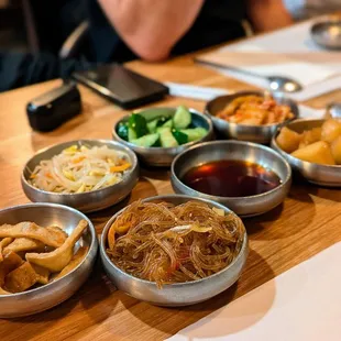 Complimentary side dishes.