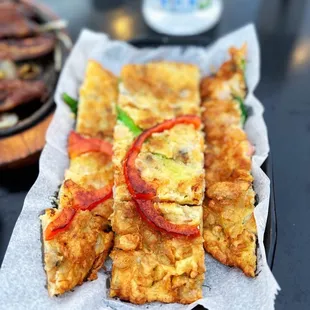 chicken wings and fried chicken, food