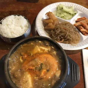S2. Seafood and Beef Tofu Soup