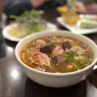 NS2. Spicy Beef Noodle Soup / / Bn b hu
