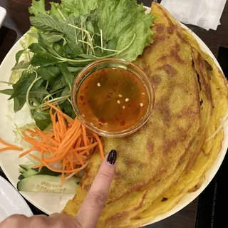 AP10. Pan-Fried Crepe w/ Shrimp & Pork / / Bnh xo