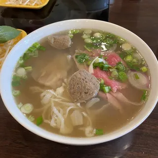 PH2. Combo Beef Noodle Soup / / Ph c bit