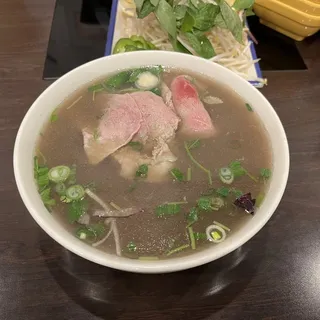 PH5. Rare Steak, Well Done Flank Noodle Soup / / Ph ti nm