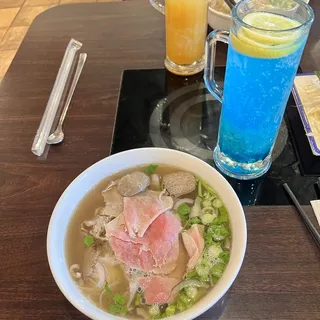 PH7. Rare Steak, Meat Ball Noodle Soup / / Ph ti b vin