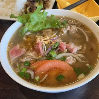 NS1. Rare Steak Noodle Soup w/ Sate Sauce / / Ph ti sat