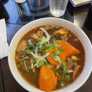 NS2. Spicy Beef Noodle Soup / / Bn b hu