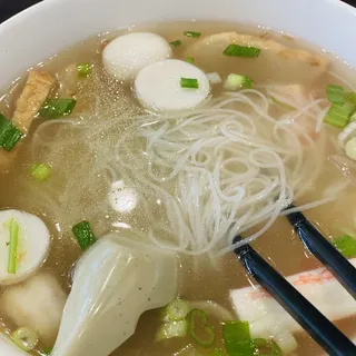 NS05. Seafood Noodle Soup / / H tiu hi sn