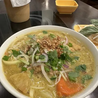 NS09. Curry Chicken Noodle Soup / / Bn c ri g