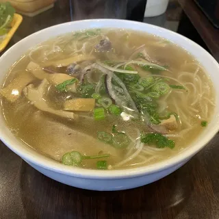 NS11. Duck Leg Noodle Soup / / Bn vt mng