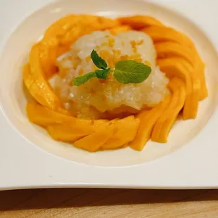 Mango with sticky tice.