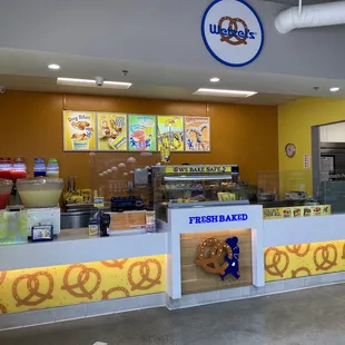 Full Wetzel's Pretzels store