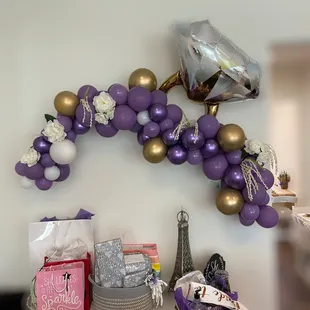 Elegant engagement garlands liven up any home party