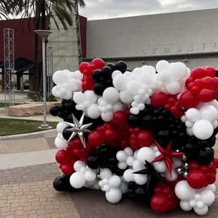 Enormous beautiful displays for memorable photos.