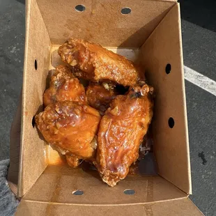 Honey garlic sriracha 5 Wings