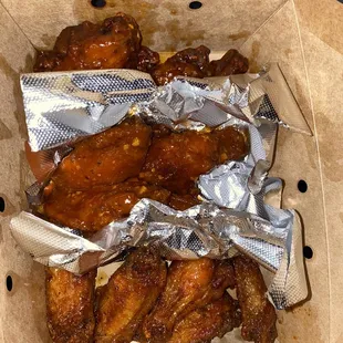 Honey garlic buffalo , spicy lemon pepper &amp; garlic sriracha.
