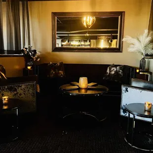 Yep, another cozy seating option