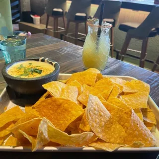 Chips & Queso