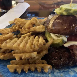 Widomaker with waffle fries