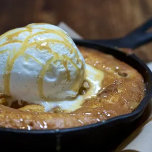 Apple Brown Butter Skillet with Vanilla Bean Ice Cream, Apples &amp; Dulce de Leche Caramel