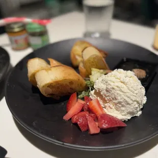 RICOTTA TOAST