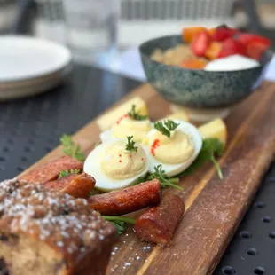 ROOST BREKKIE BOARD
